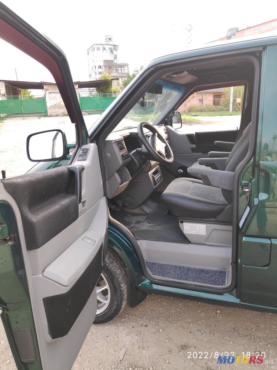 2003' Volkswagen Transporter photo #2