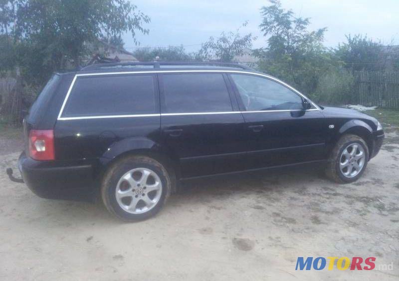 2002' Volkswagen Passat photo #1