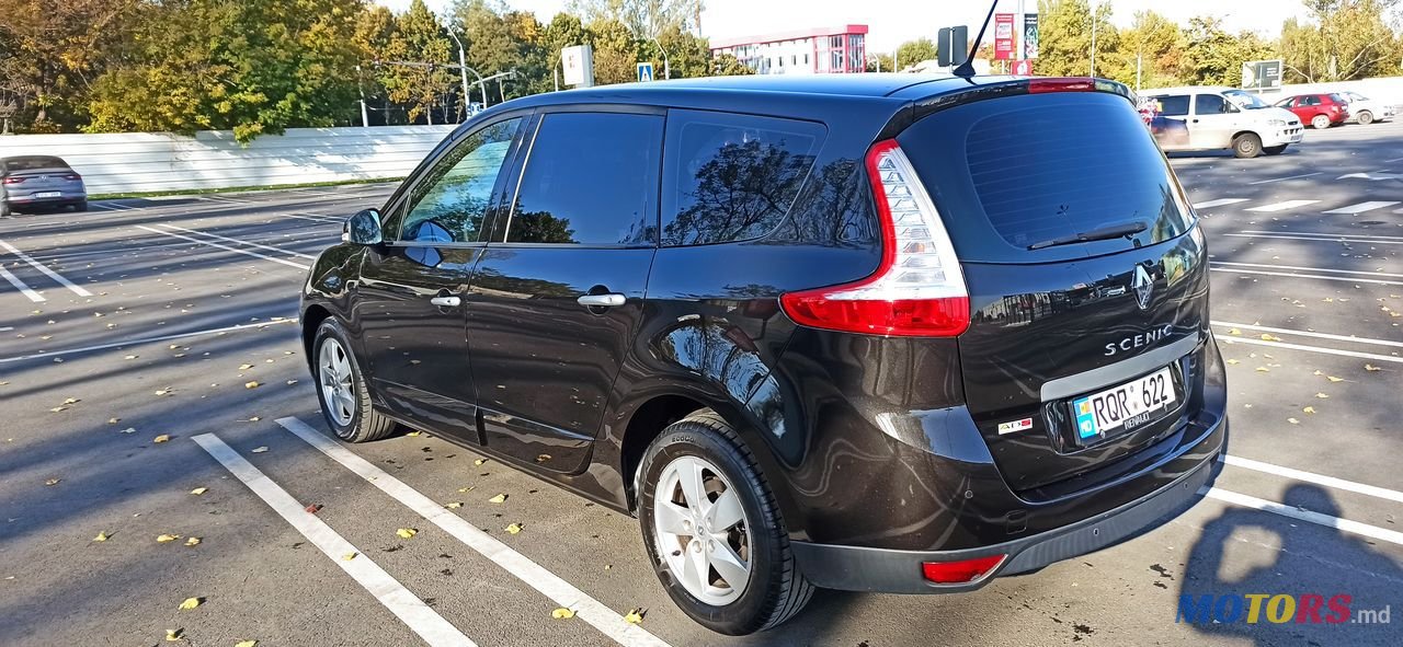 2010' Renault Grand Scenic photo #5