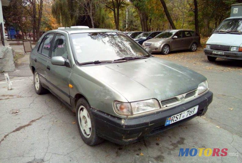 1993' Nissan Sunny photo #1