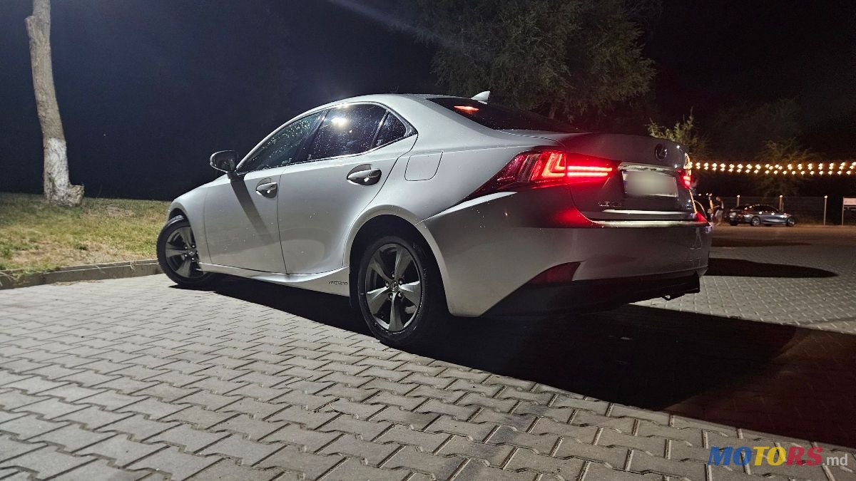 2015' Lexus Is Series photo #6