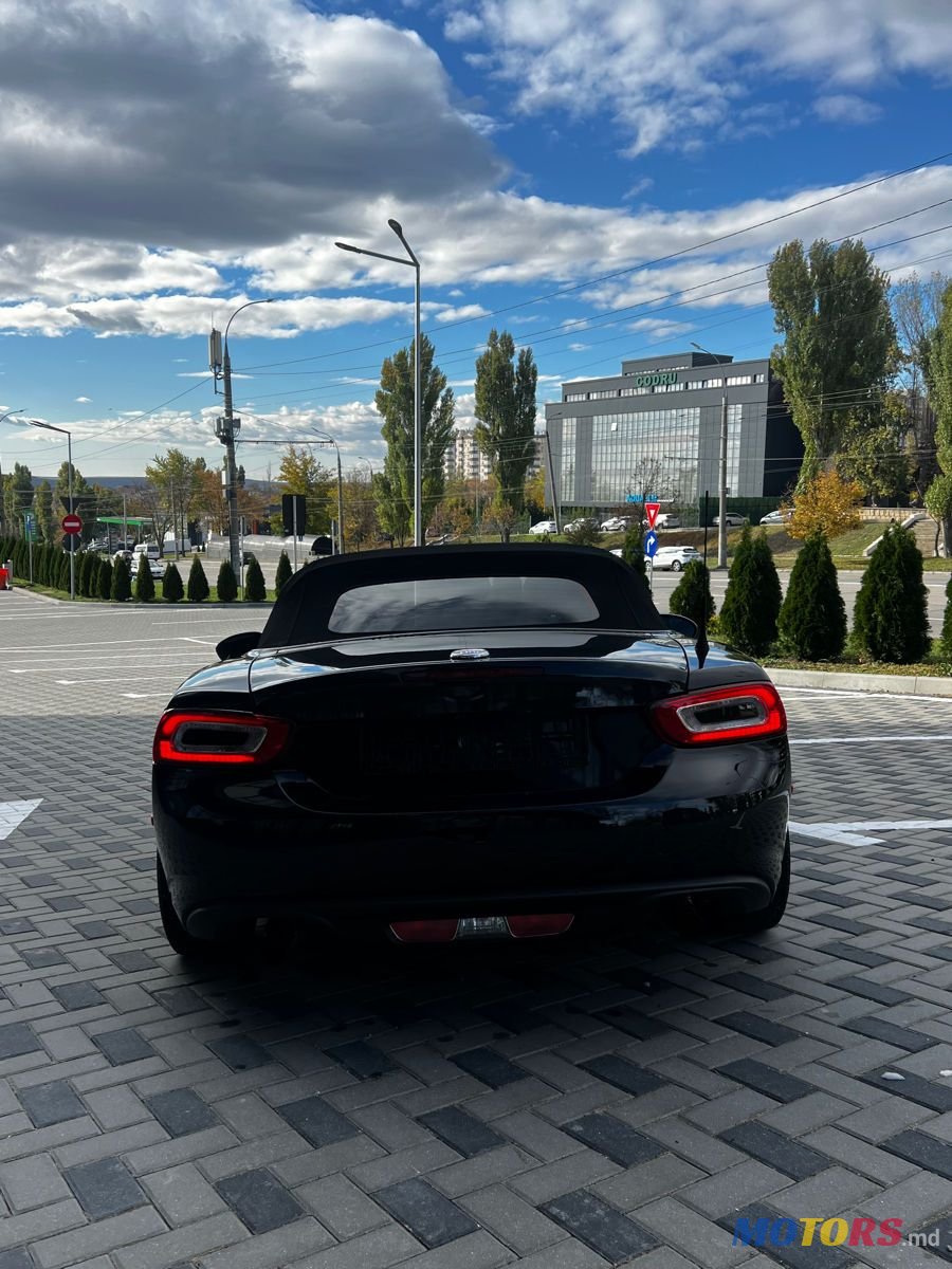 2017' Fiat 124 Spider photo #3