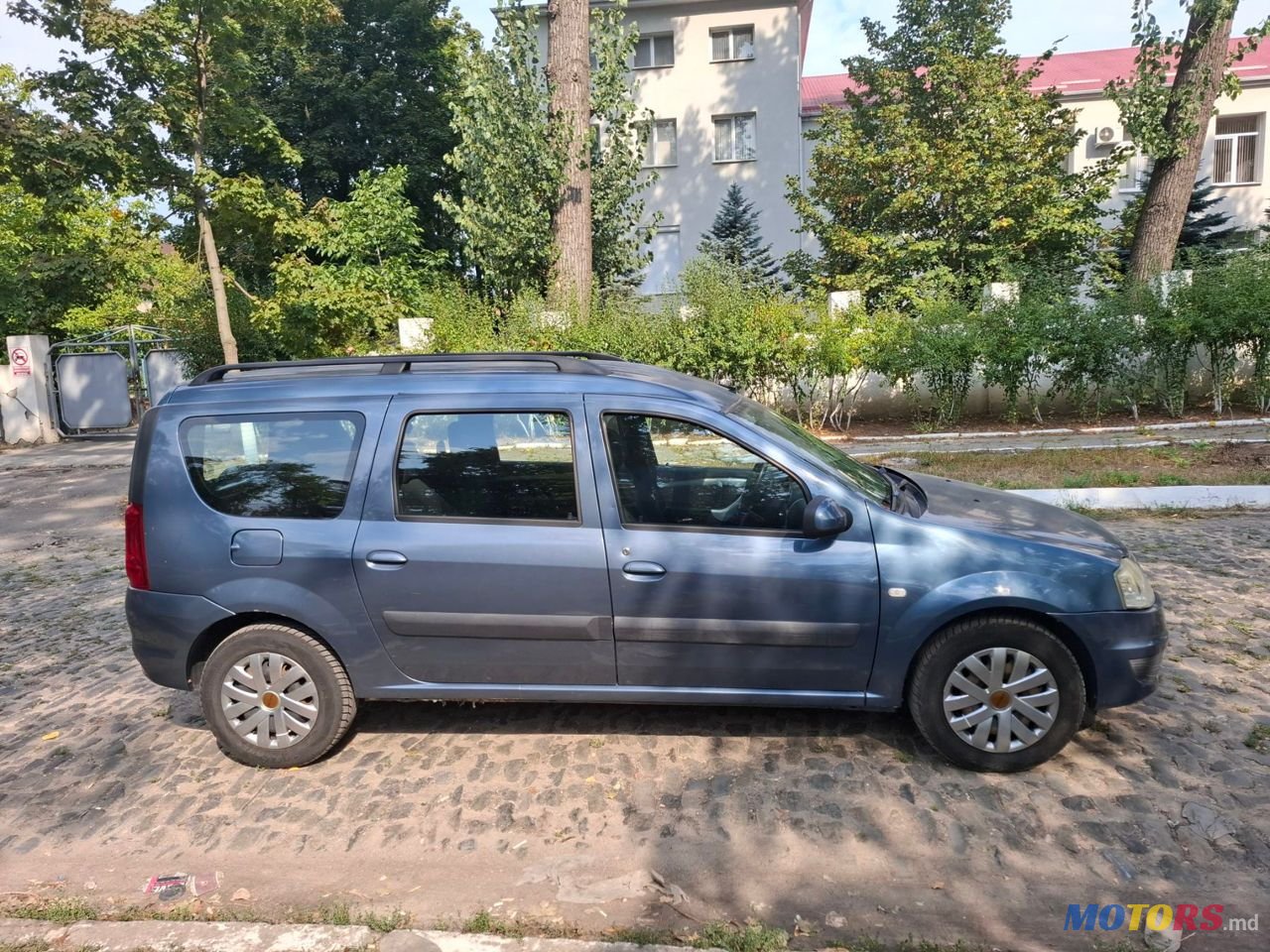 2009' Dacia Logan photo #3