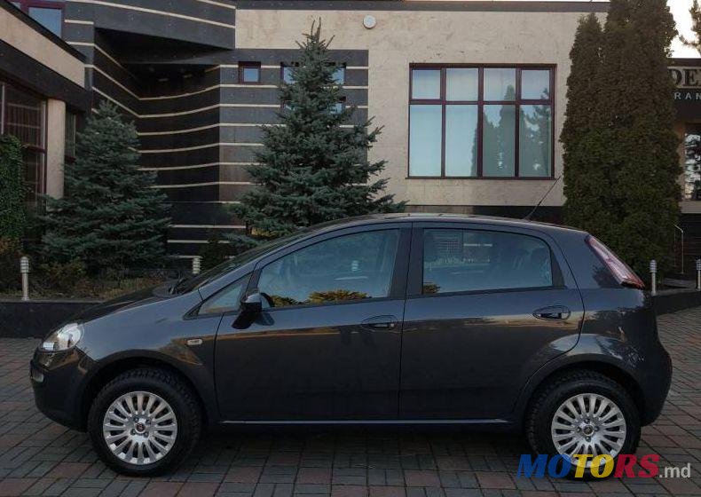 2010' Fiat Punto photo #1