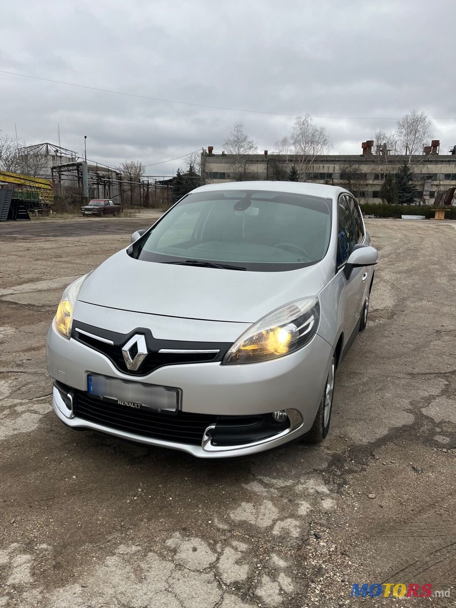 2012' Renault Grand Scenic photo #2