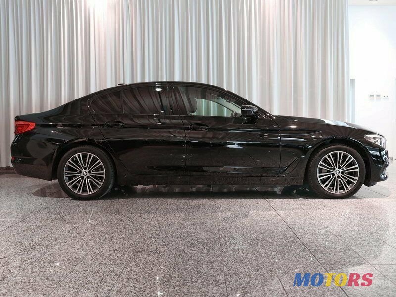 2019' BMW 5 Series photo #2