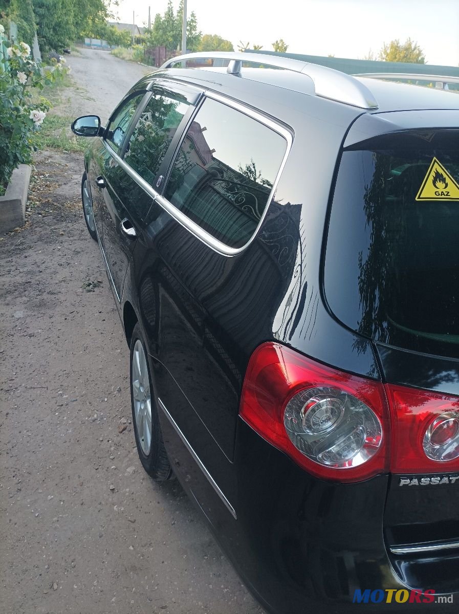 2009' Volkswagen Passat photo #6