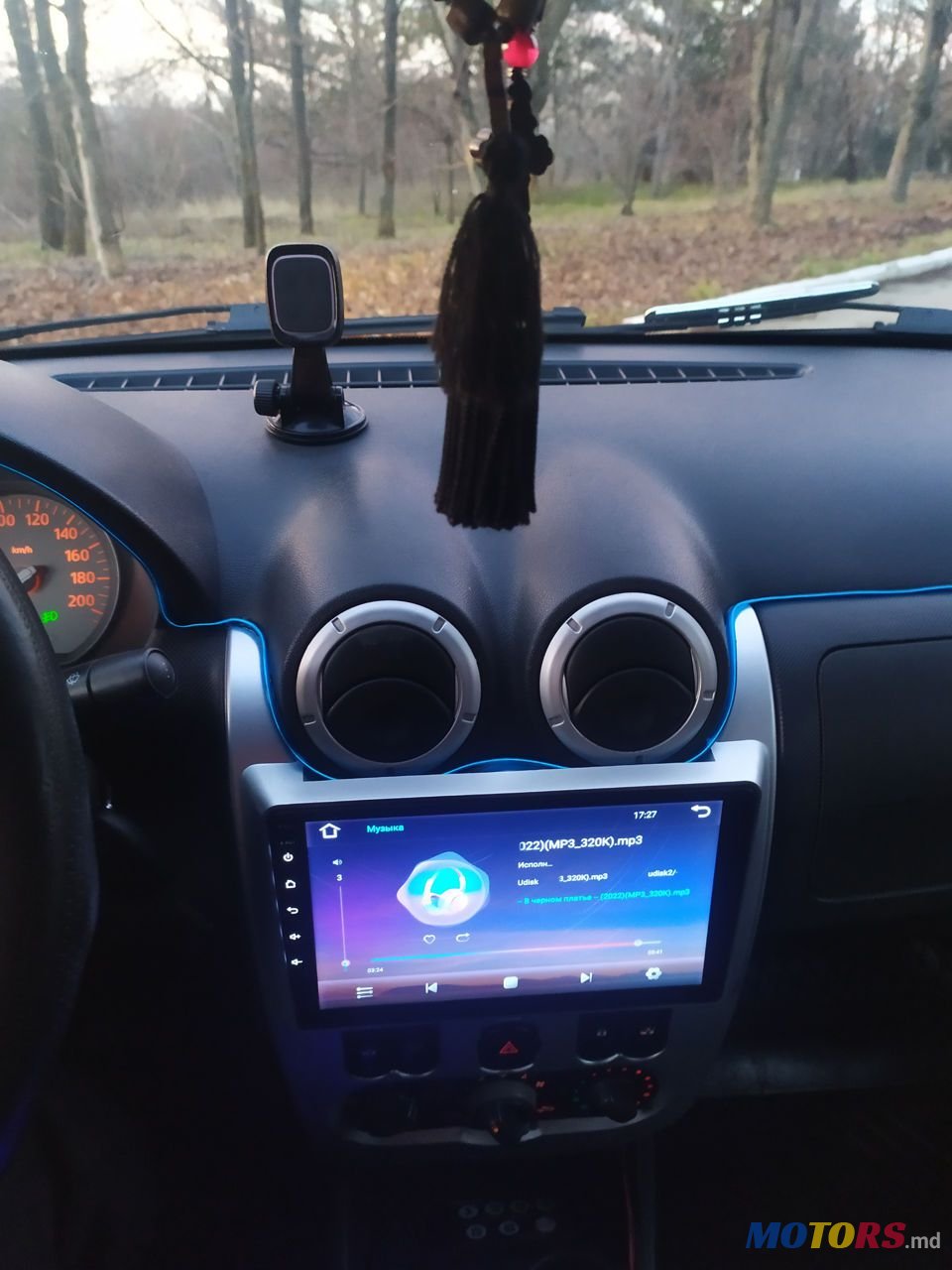 2011' Dacia Logan photo #3