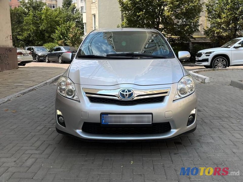 2011' Toyota Auris photo #1