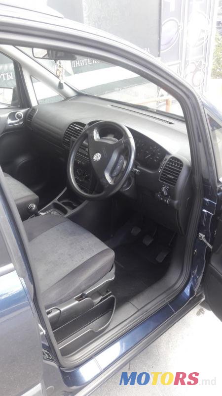 2003' Opel Zafira photo #2
