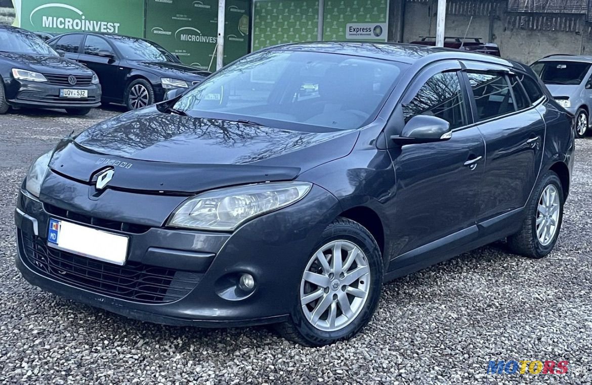2011' Renault Megane photo #1