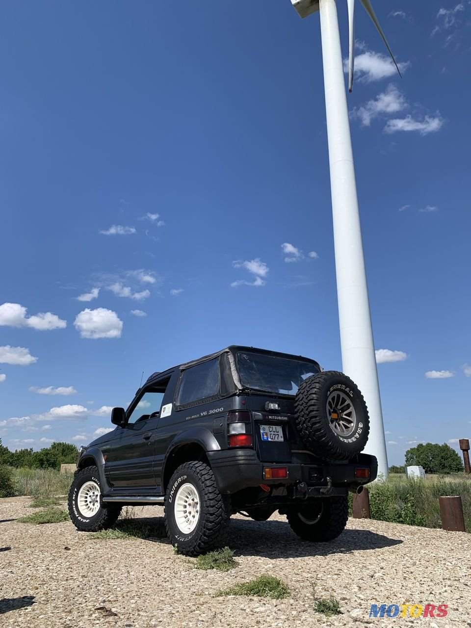 1994' Mitsubishi Pajero photo #3