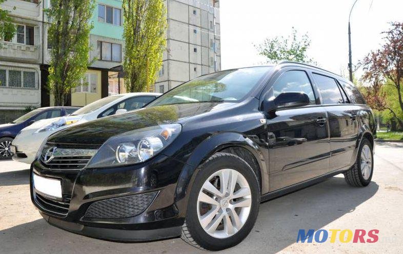 2008' Opel Astra photo #1