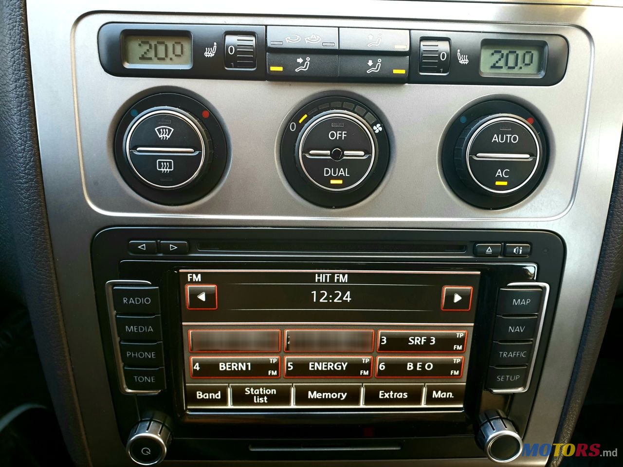 2008' Volkswagen Touran photo #2