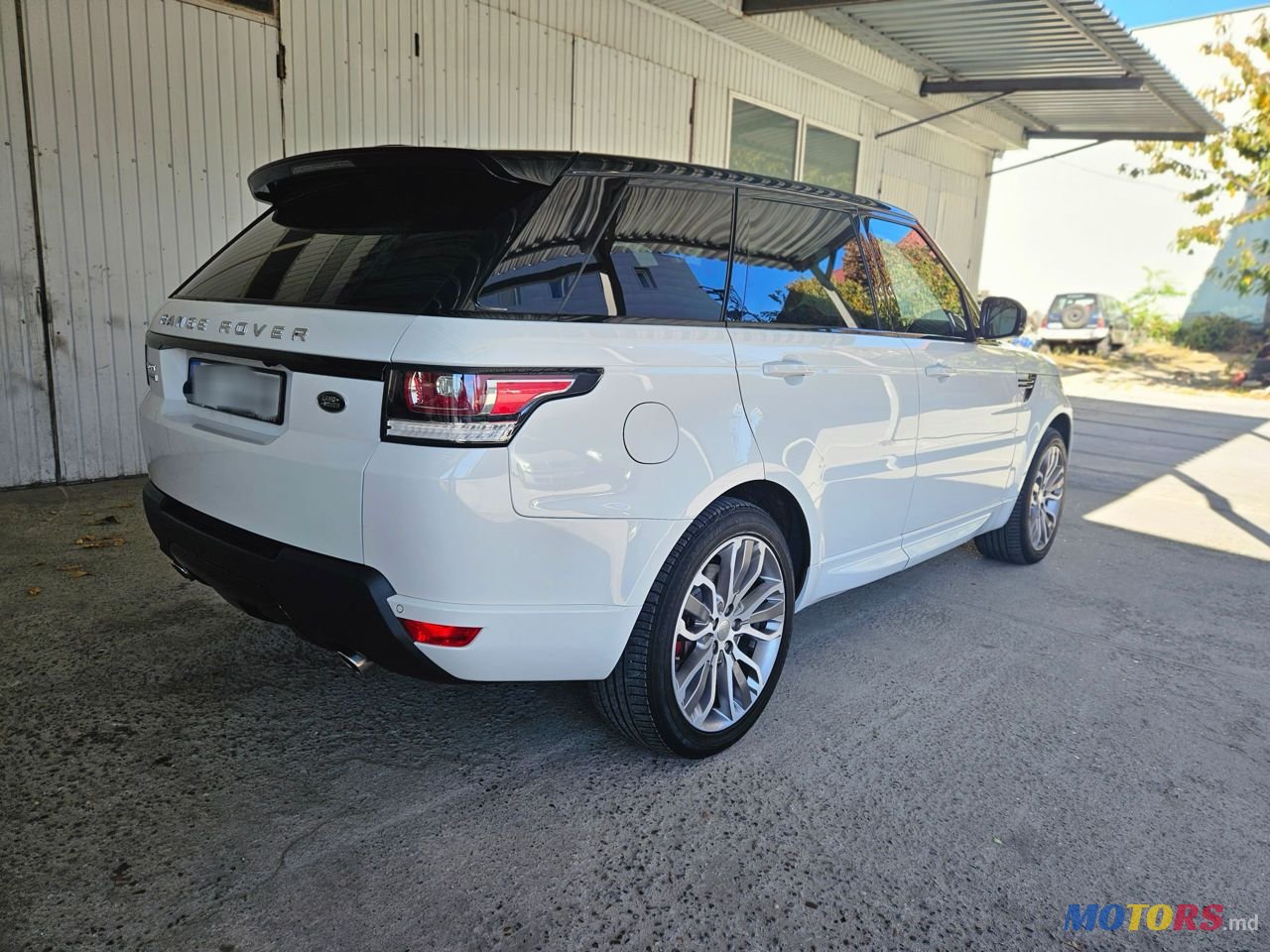 2014' Land Rover Range Rover Sport photo #3