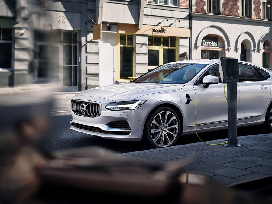 Producătorul automobilelor de clasa premium  Volvo Cars a anunțat că intenționează să comercializeze în total 1 000 000 de vehicule cu utilizarea tehnologiilor de electrificare.