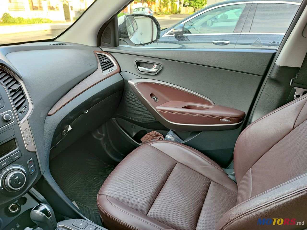 2017' Hyundai Santa Fe photo #3