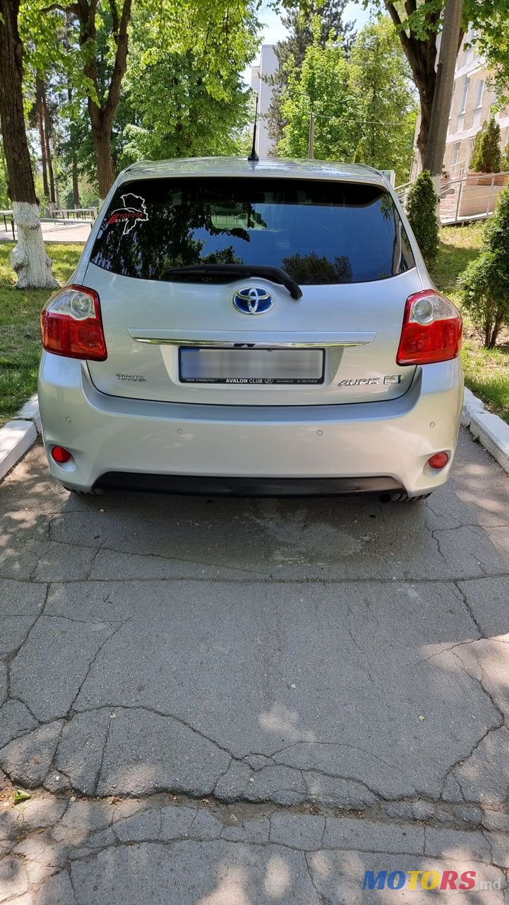 2011' Toyota Auris photo #5