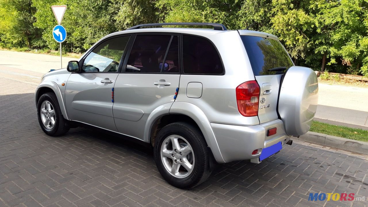 2002' Toyota RAV4 photo #3