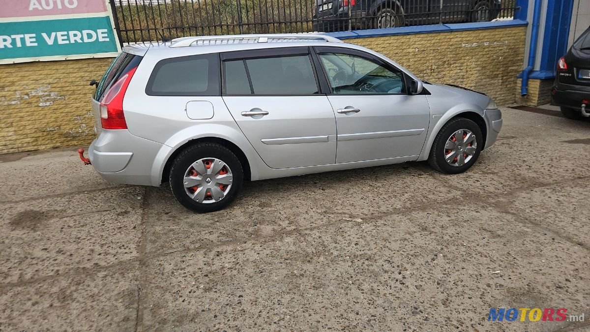 2008' Renault Megane photo #4