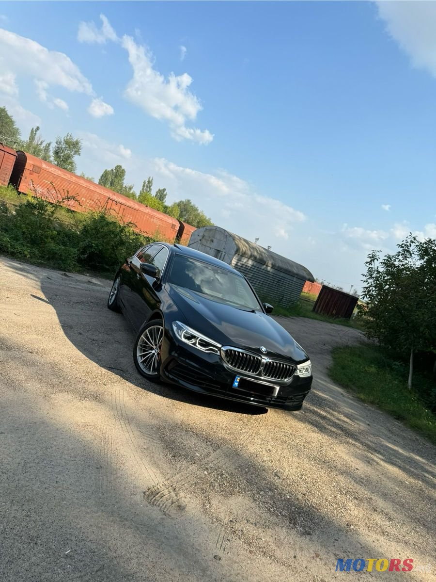 2017' BMW 5 Series photo #1