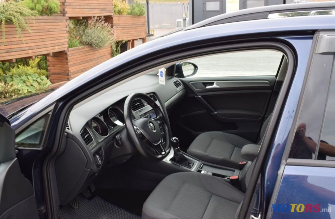 2013' Volkswagen Golf photo #6