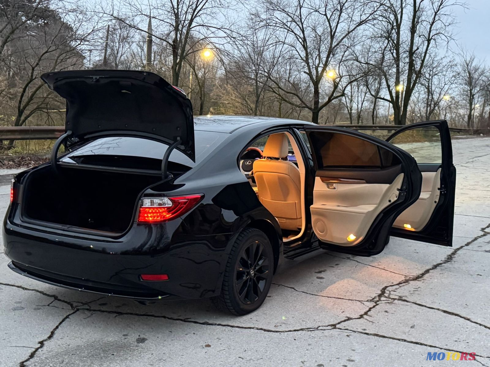 2012' Lexus photo #2