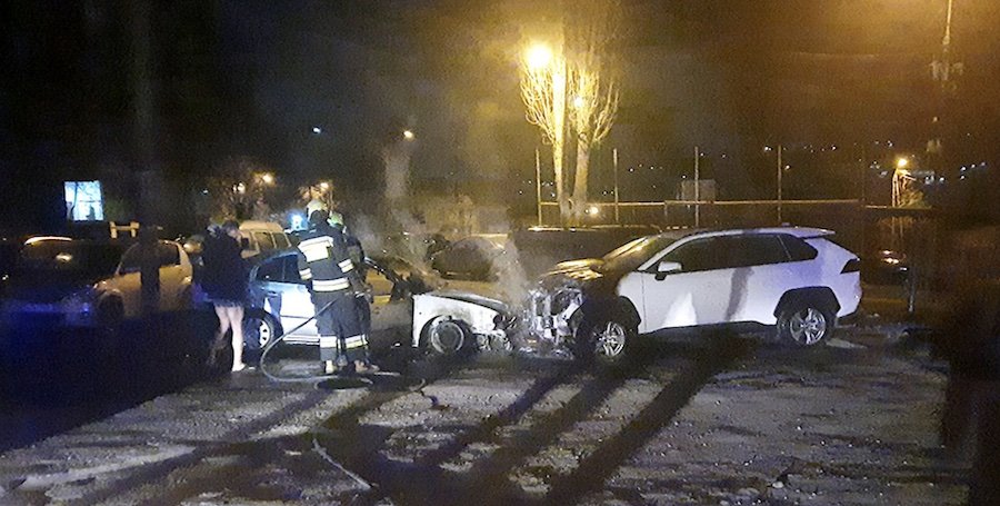 Un incendiu neobişnuit a avut loc astă noapte în Chişinău, cu două automobile implicate, şi poate naşte o dilemă de asigurare RCA