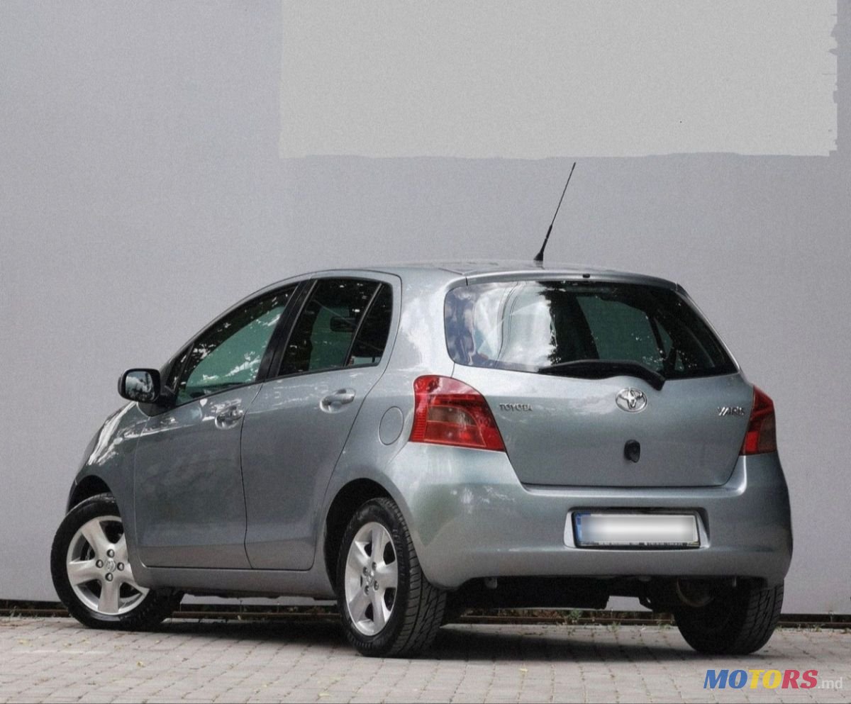 2006' Toyota Yaris photo #2