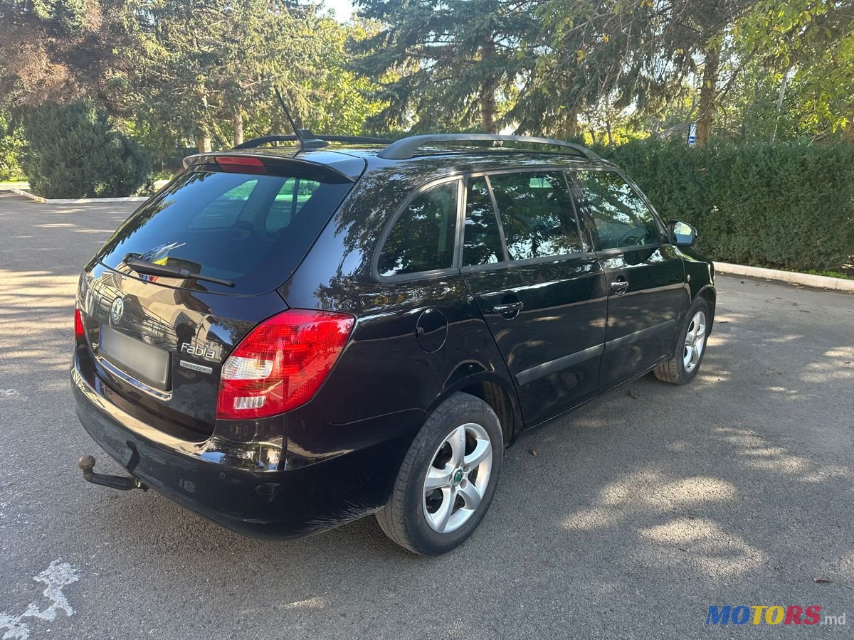 2013' Skoda Fabia photo #5