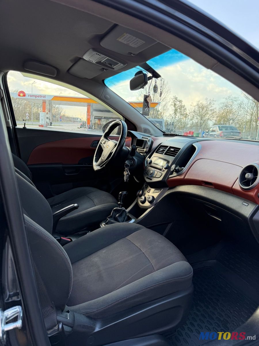 2012' Chevrolet Aveo photo #5