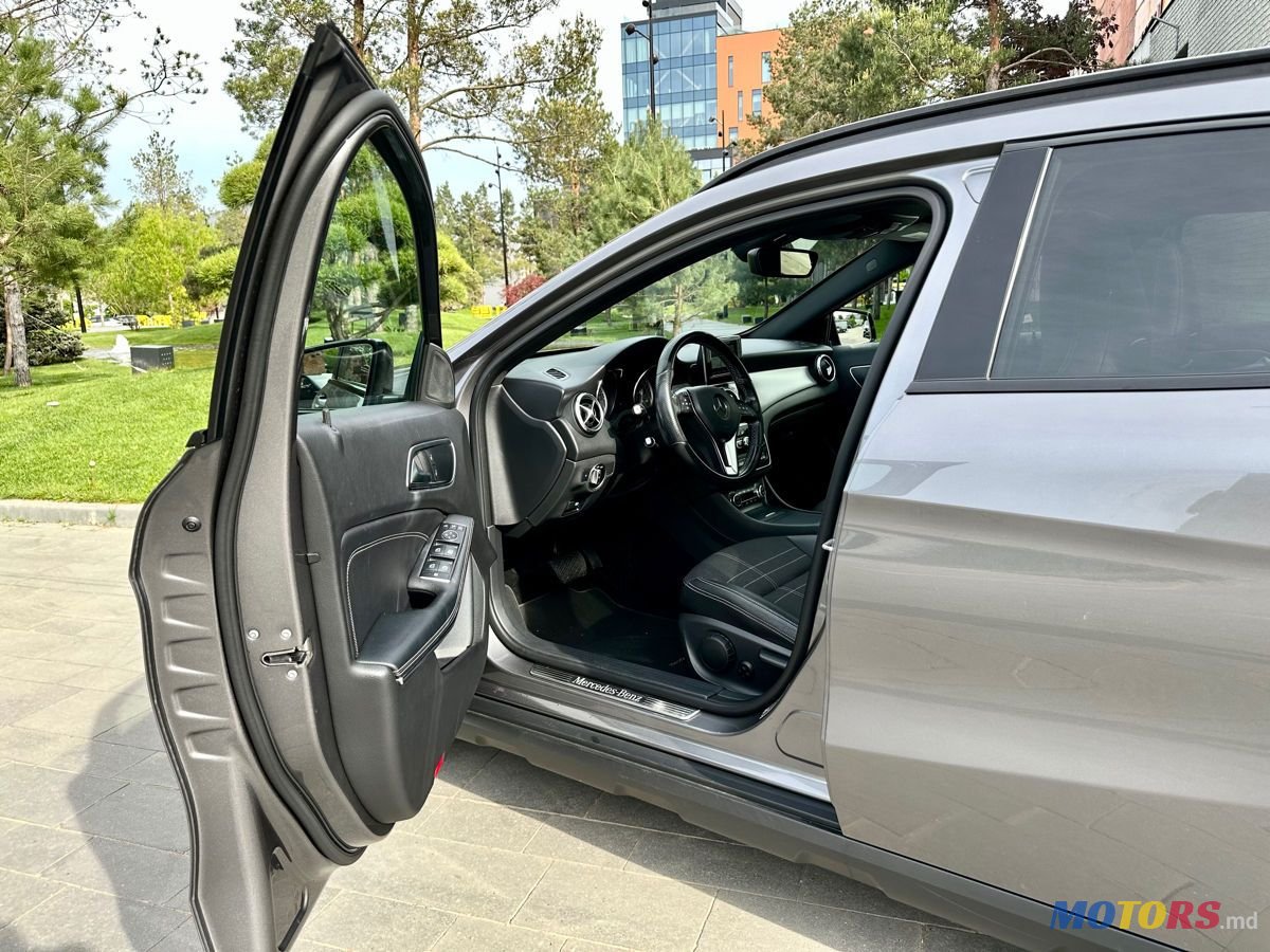 2015' Mercedes-Benz GLA photo #5