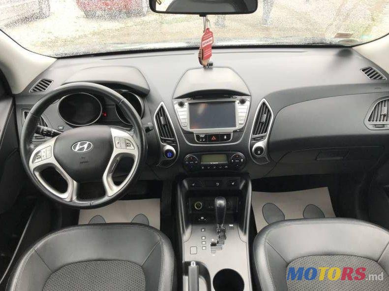 2010' Hyundai ix35 photo #2