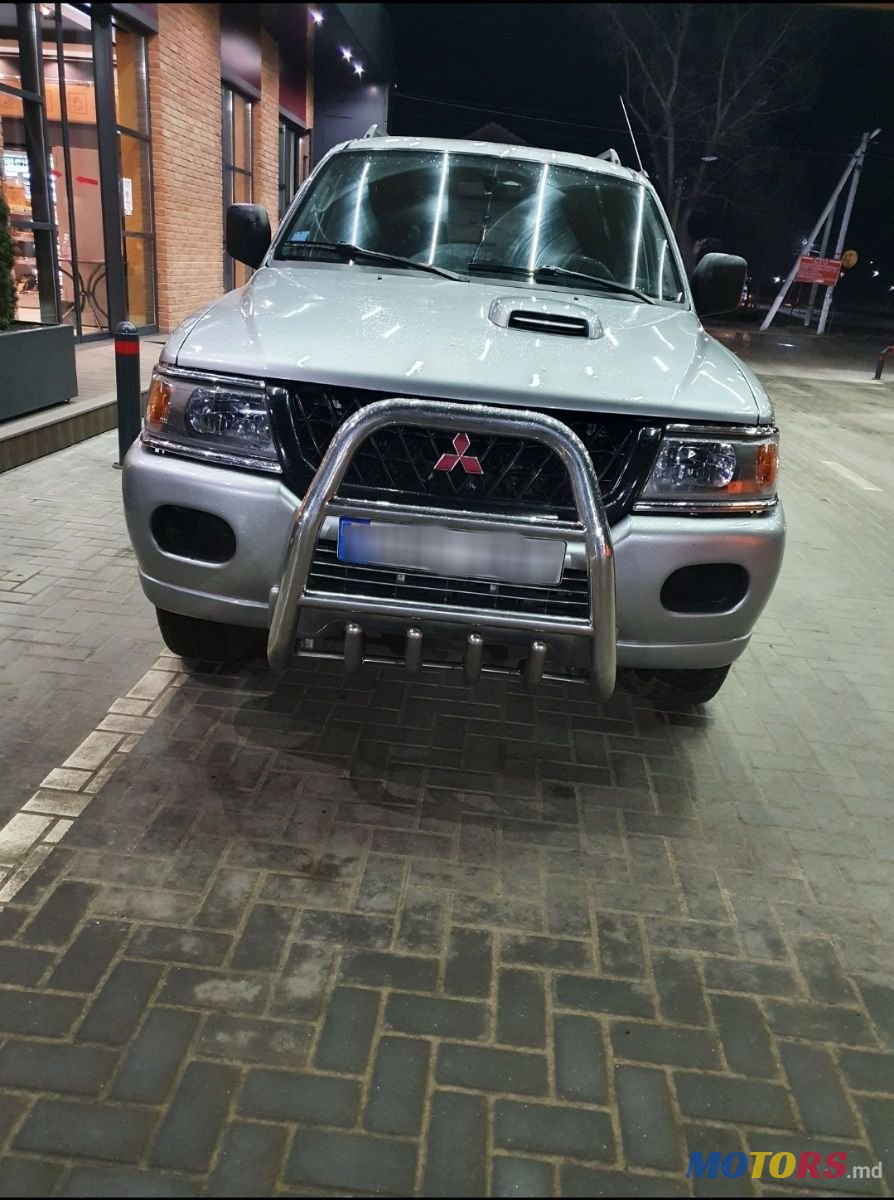 2000' Mitsubishi Pajero Sport photo #2