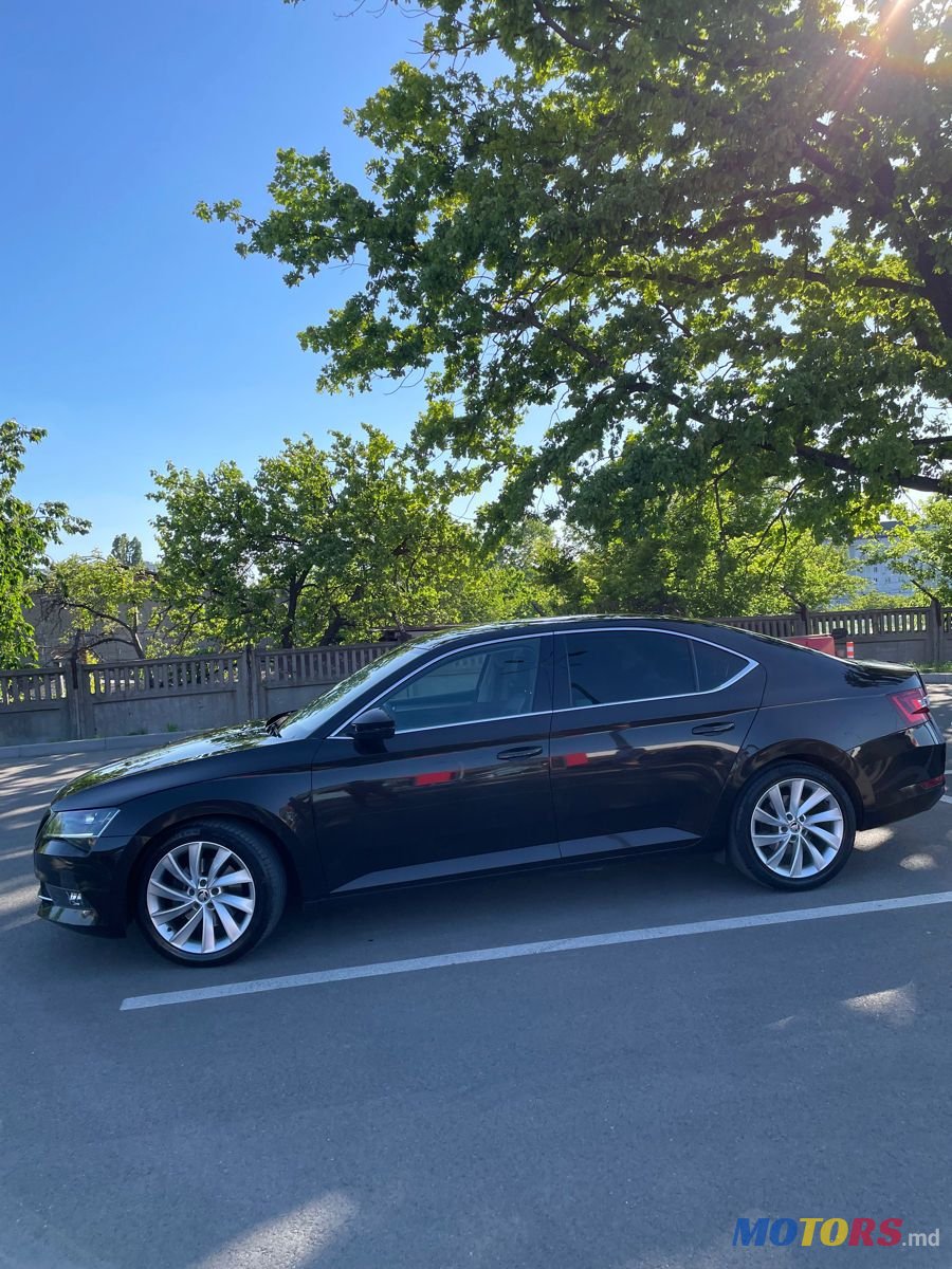 2016' Skoda Superb photo #5