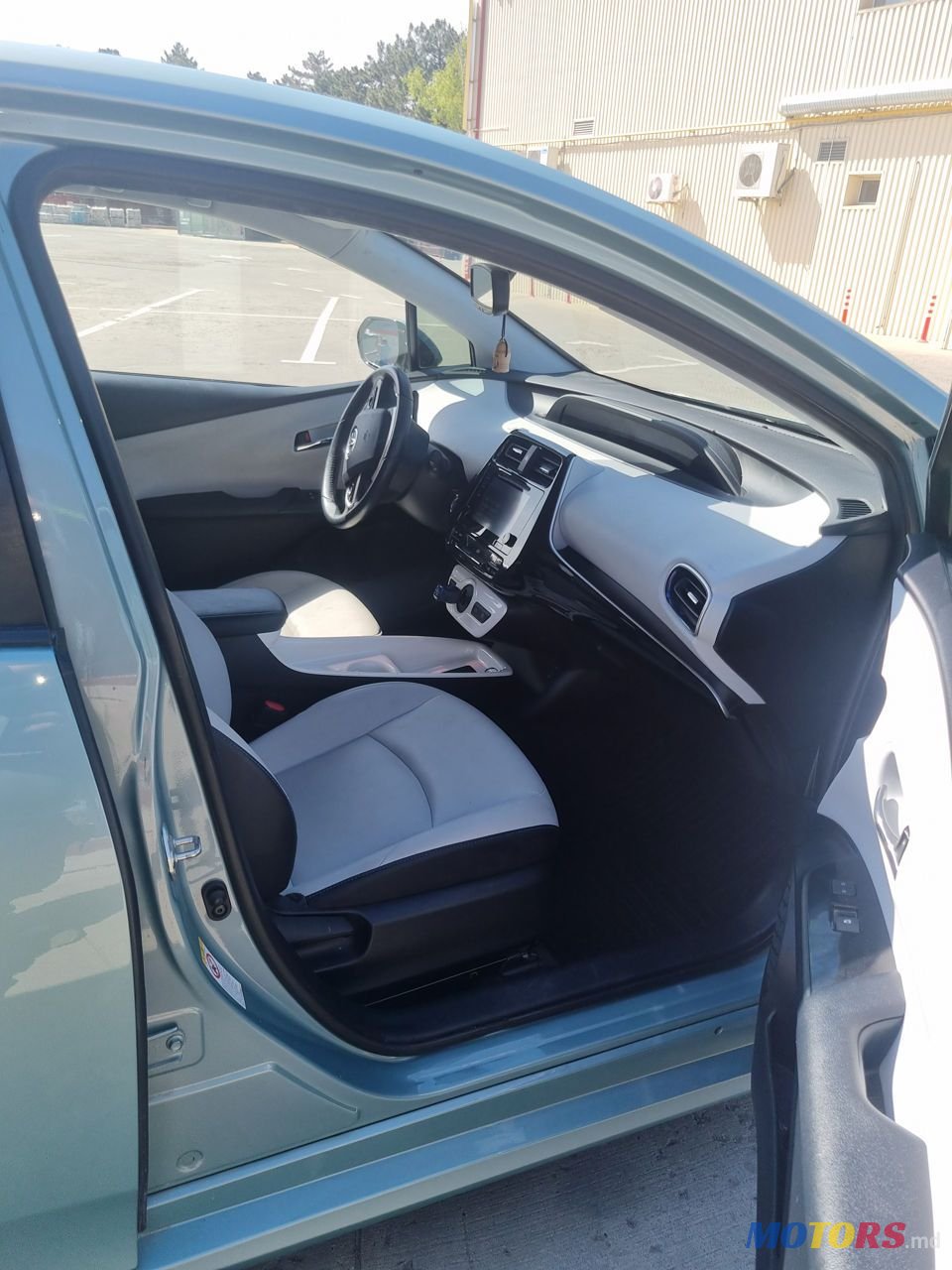 2016' Toyota Prius photo #6