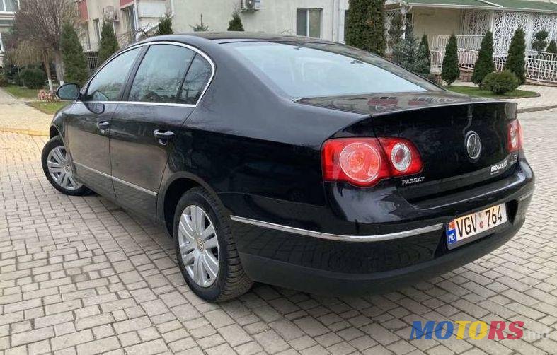 2010' Volkswagen Passat photo #2