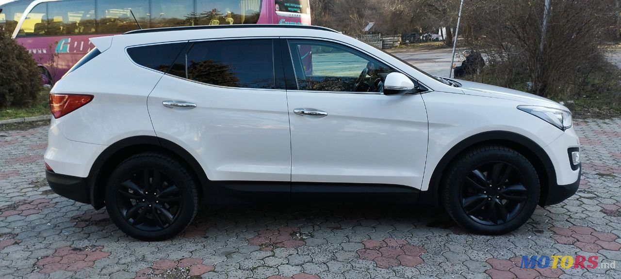 2014' Hyundai Santa Fe photo #5