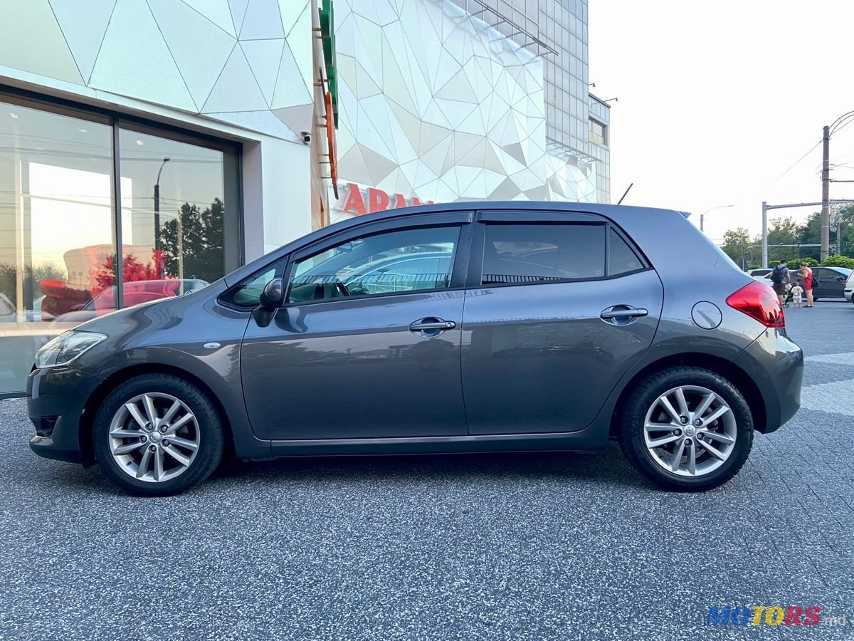 2009' Toyota Auris photo #5