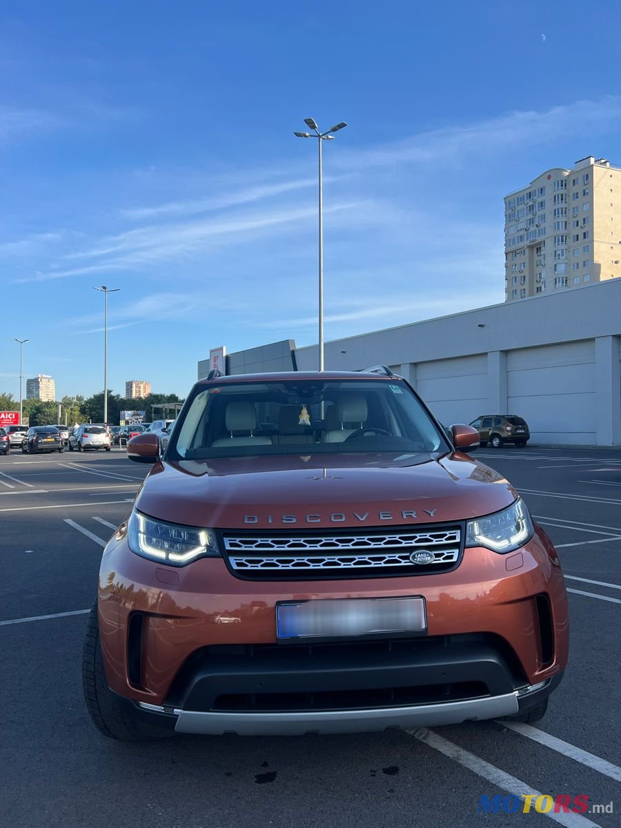 2017' Land Rover Discovery photo #2