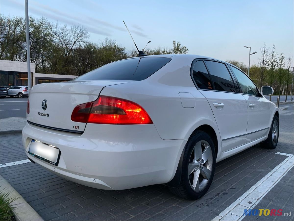 2009' Skoda Superb photo #3