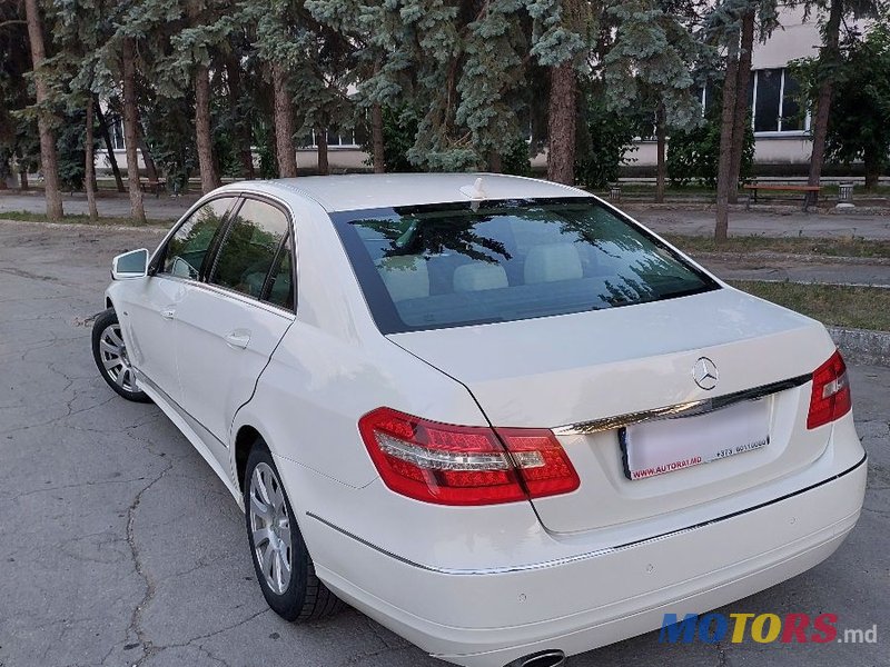 2012' Mercedes-Benz E-Class photo #3