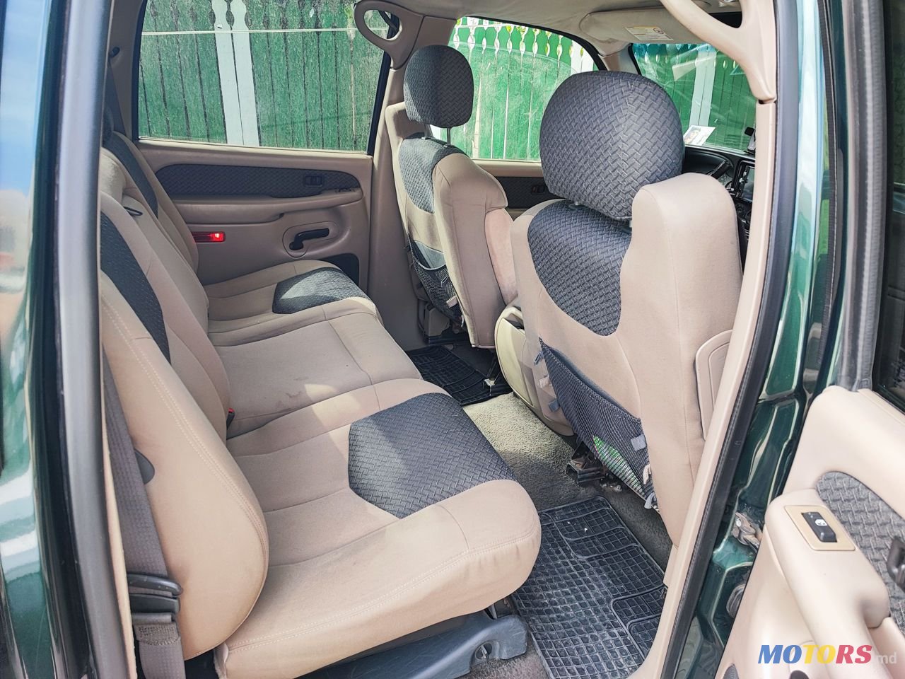 2002' Chevrolet Avalanche photo #5