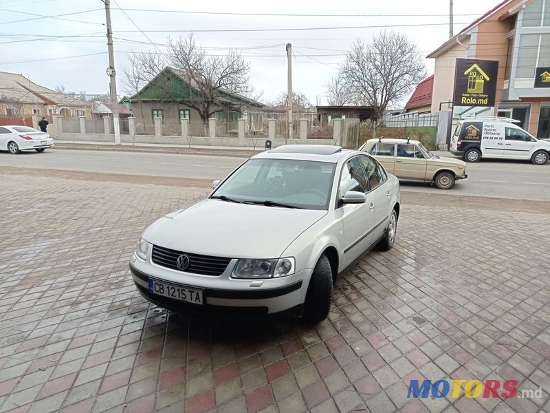 2000' Volkswagen Passat photo #2