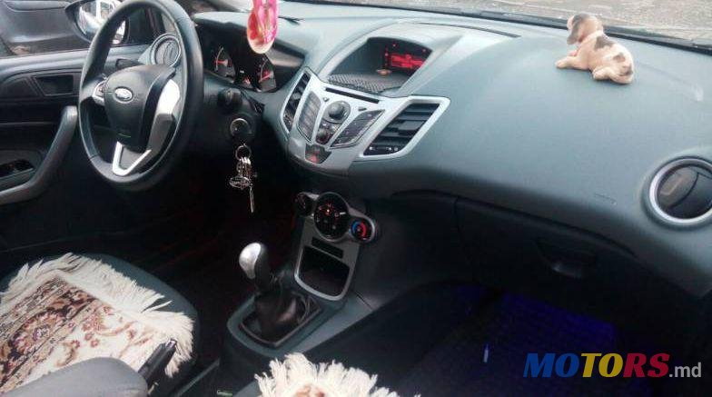 2011' Ford Fiesta photo #3