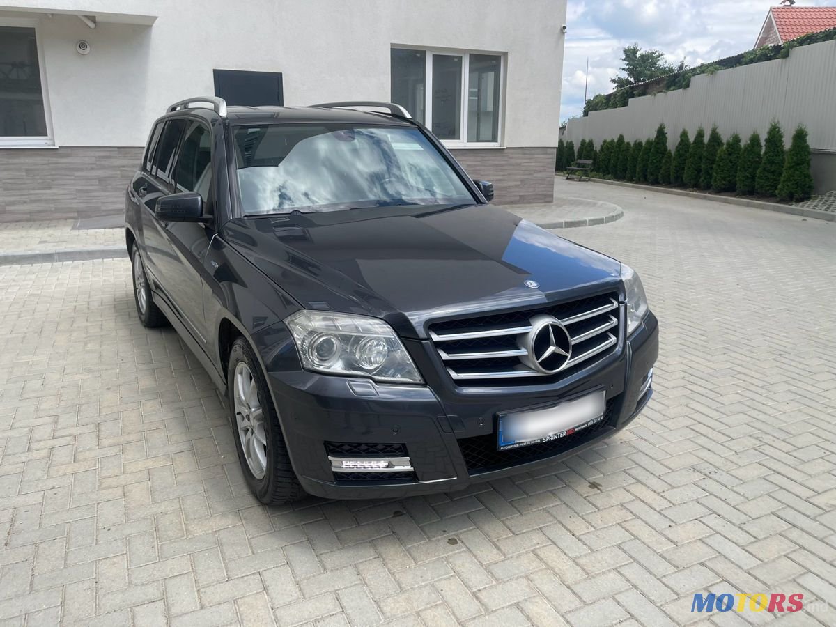 2010' Mercedes-Benz GLK-Class photo #2