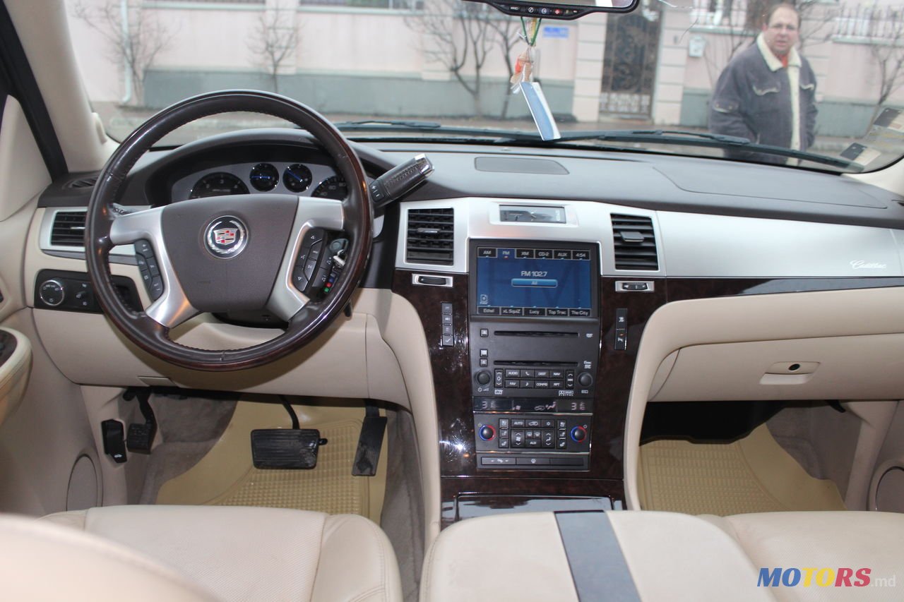 2007' Cadillac Escalade FULL photo #2