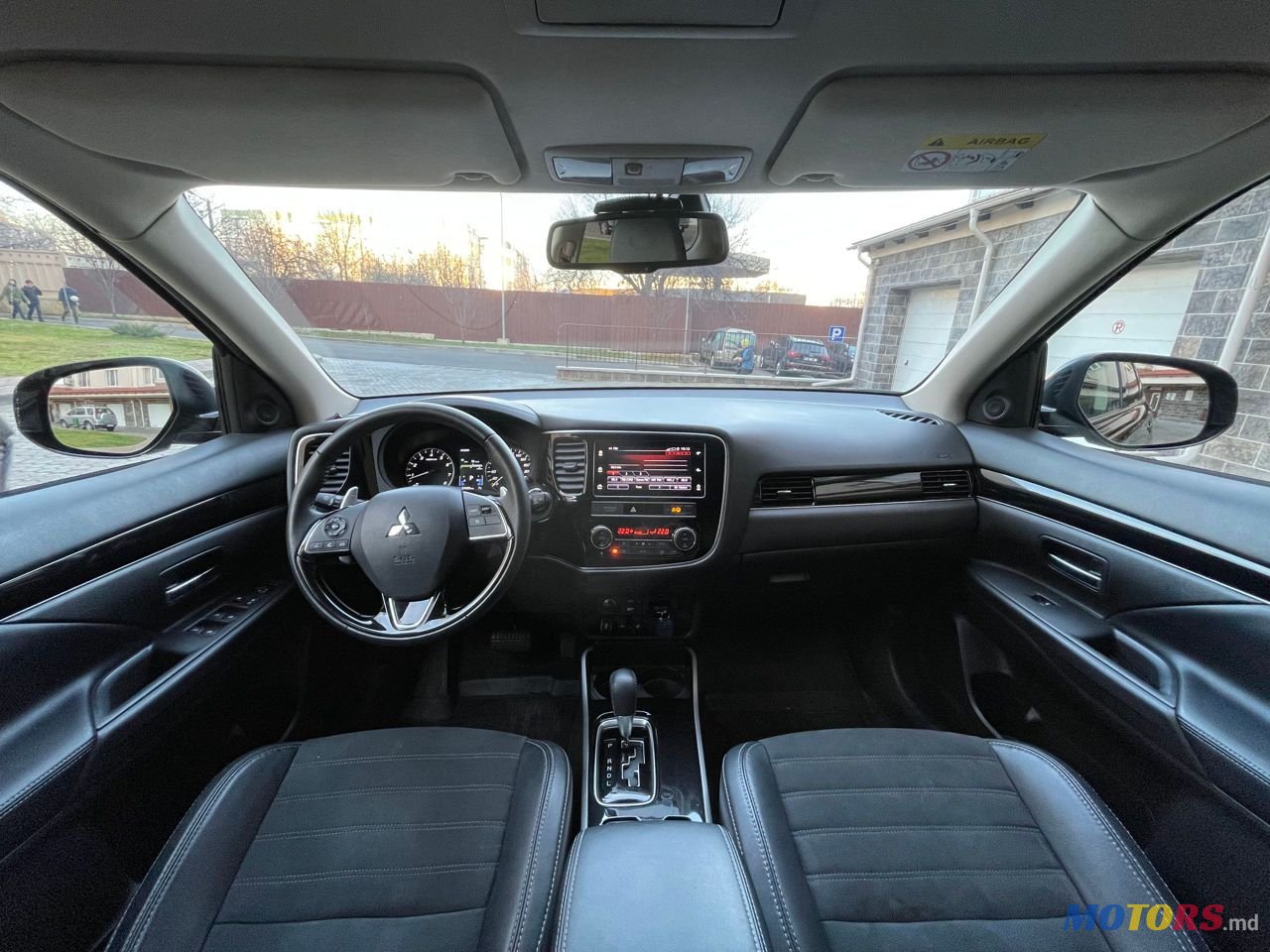 2018' Mitsubishi Outlander photo #5