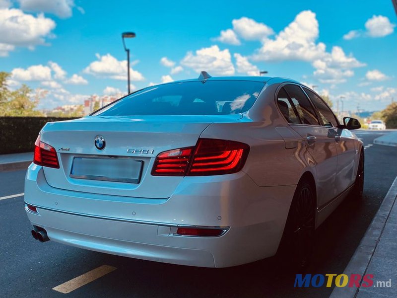 2015' BMW 5 Series photo #2