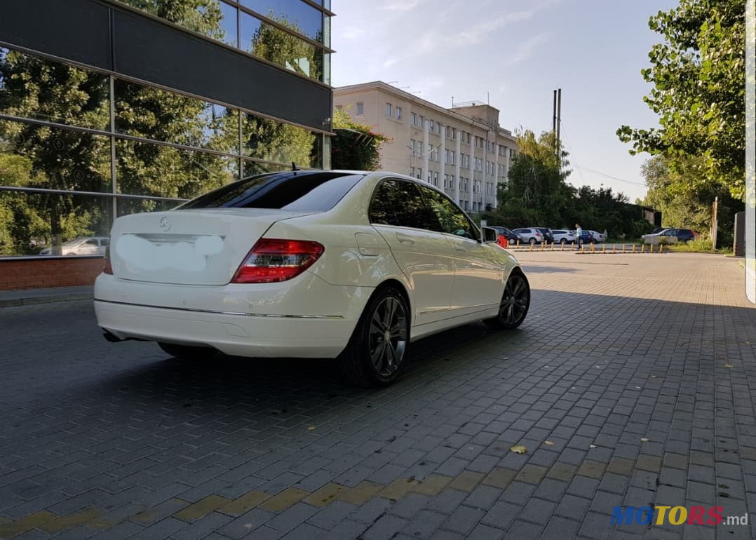 2010' Mercedes-Benz C-Class photo #3
